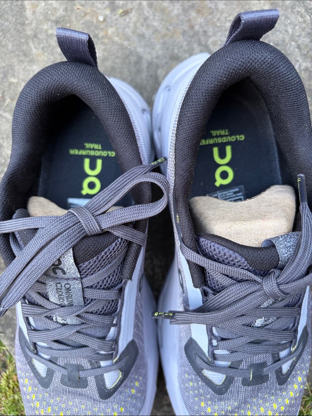 On Cloudsurfer Trail 2 women’s running shoes Nearly New Iron Lilac - Picture 2 of 3